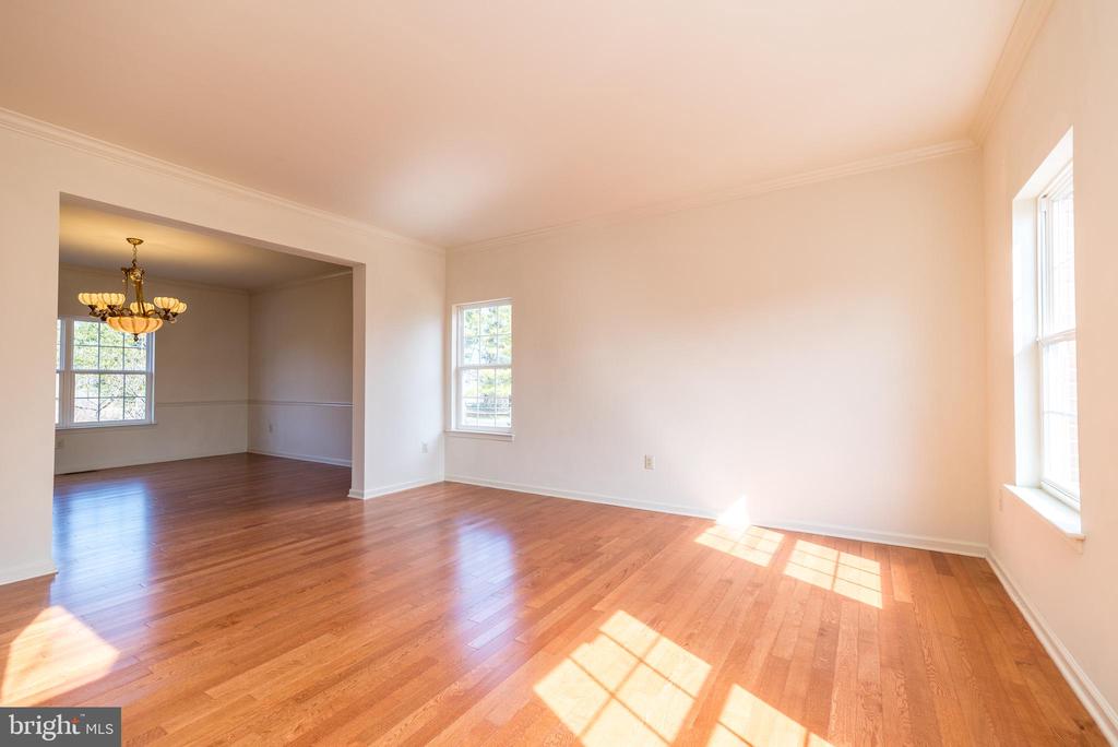 222 Tudor Dr