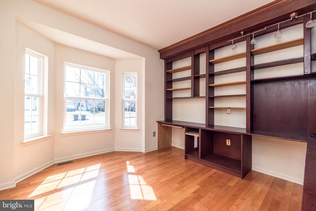 222 Tudor Dr