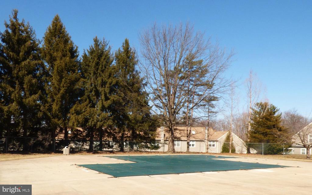 268 Tulip Tree Ct