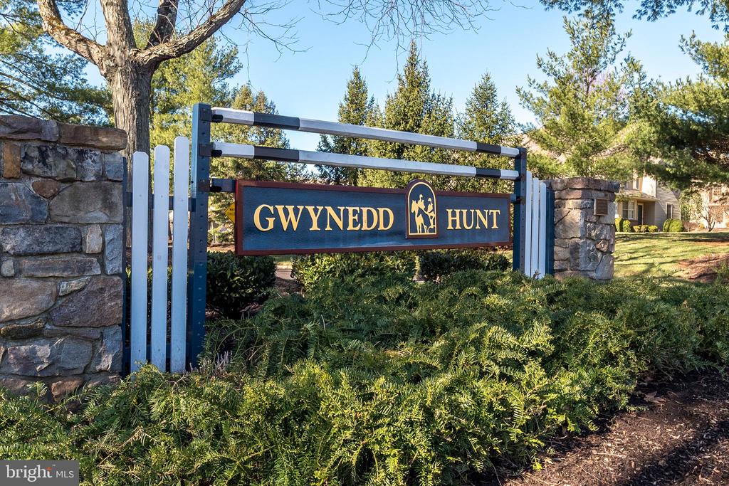 255 Towyn Ct