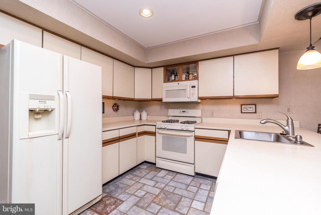 255 Towyn Ct
