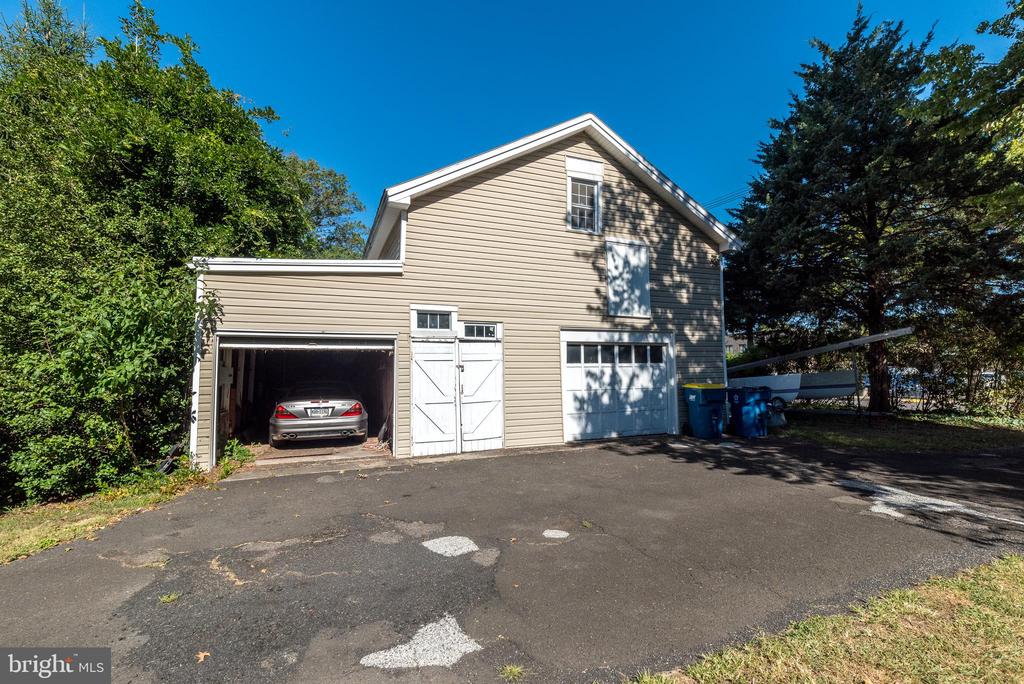 421 S Main St