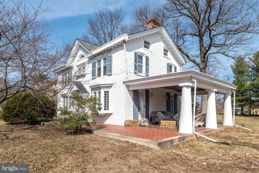 421 S Main St