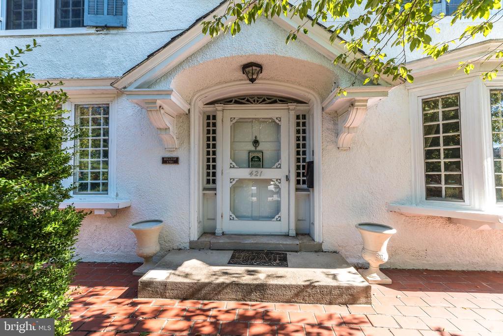 421 S Main St