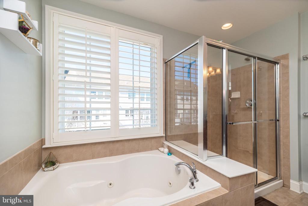 213 Bishop Dr