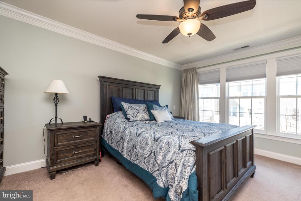 213 Bishop Dr