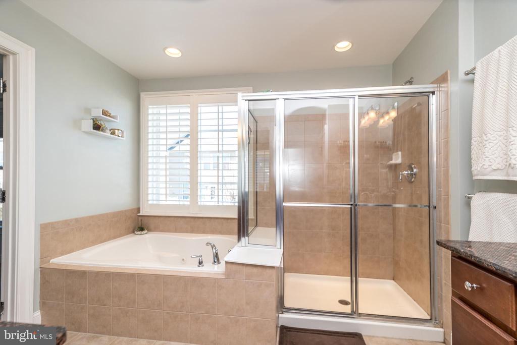 213 Bishop Dr