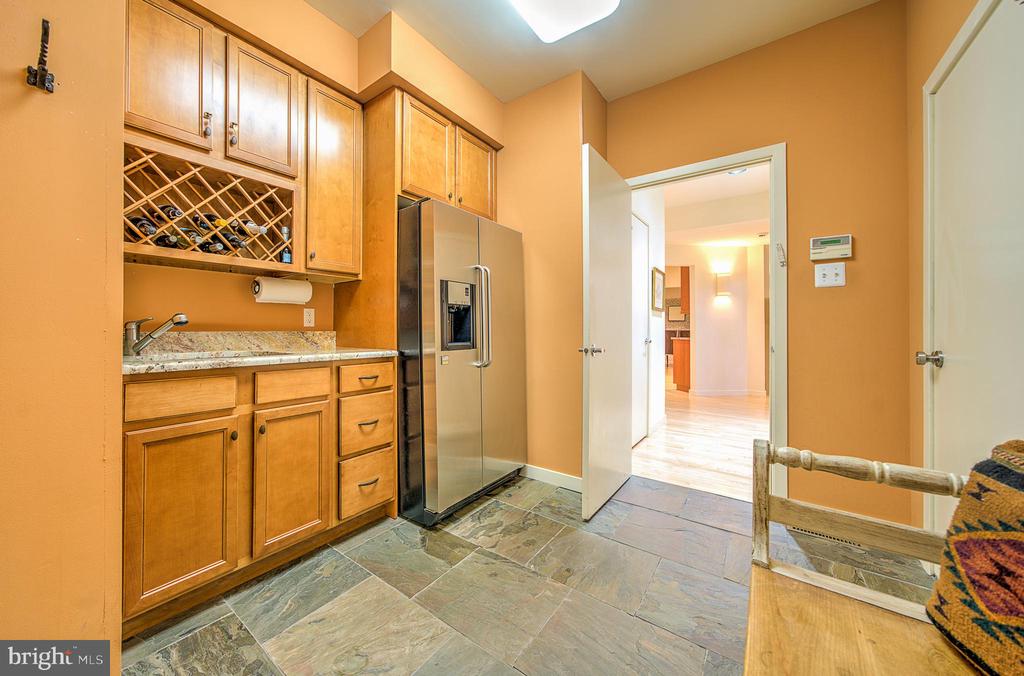 1469 Golden Dr