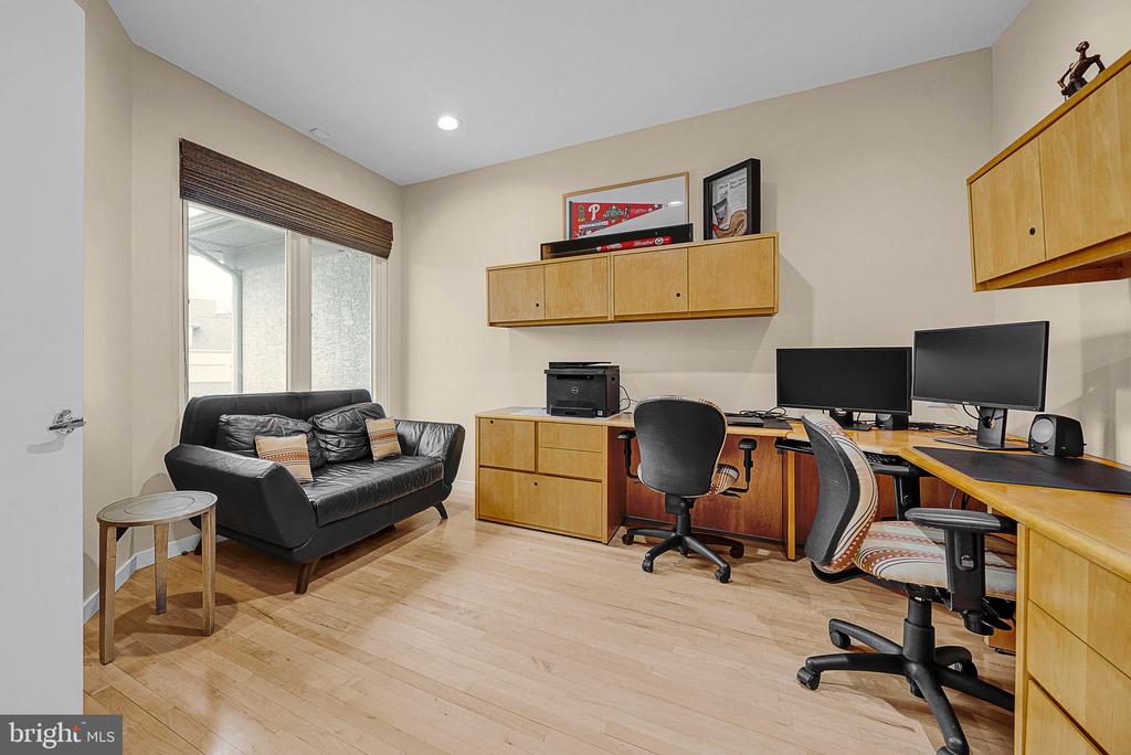1469 Golden Dr