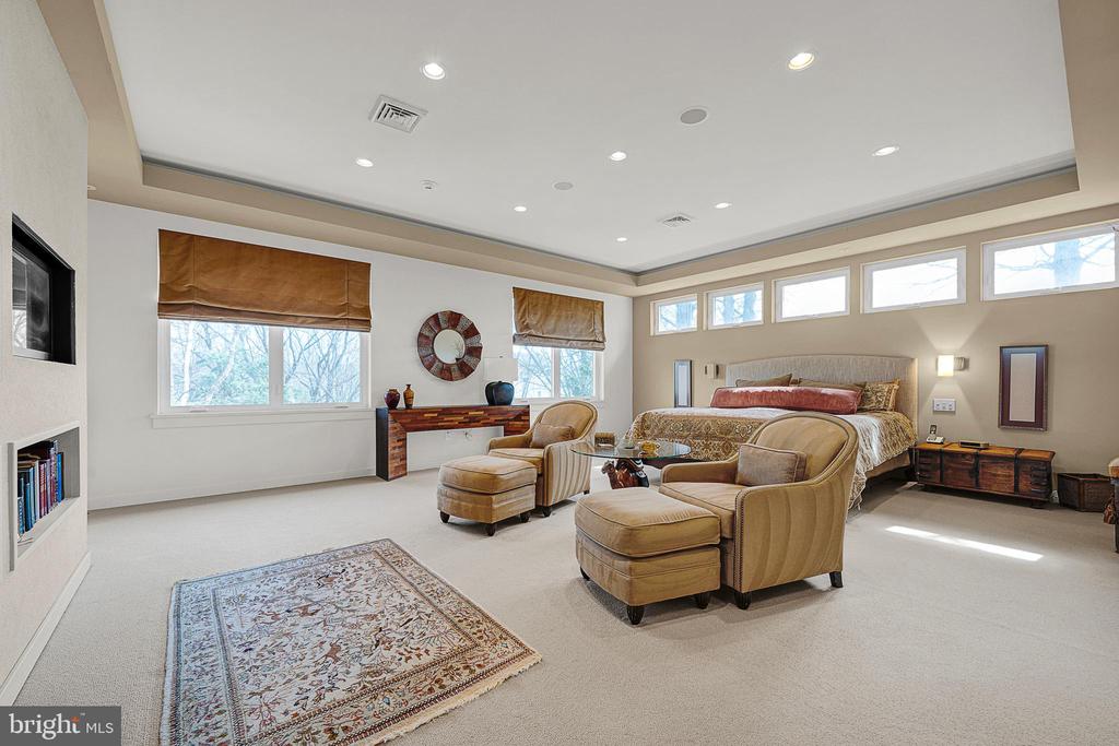 1469 Golden Dr