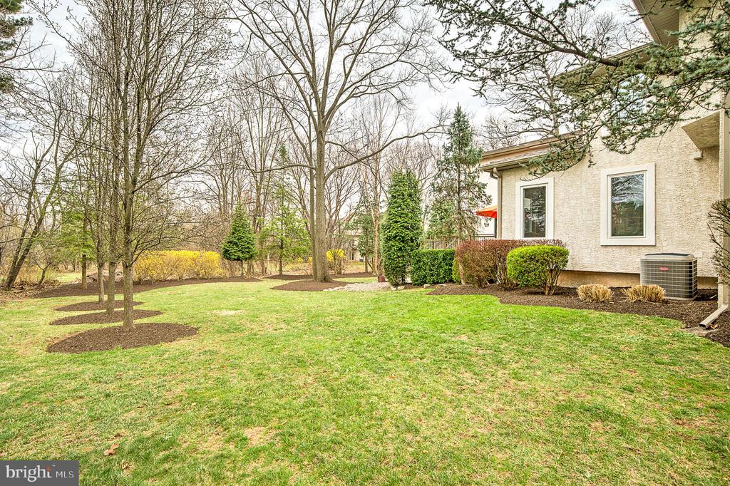 1469 Golden Dr