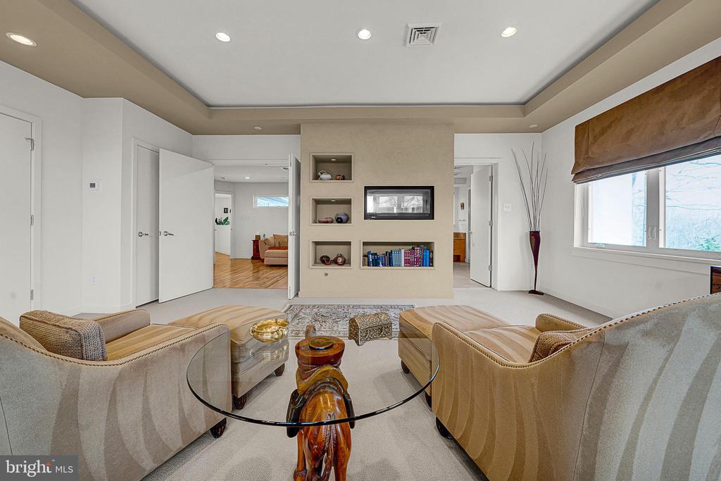 1469 Golden Dr
