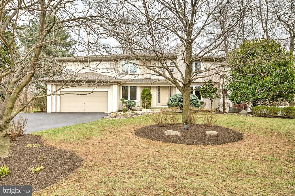 1469 Golden Dr