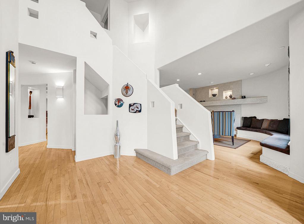 1469 Golden Dr
