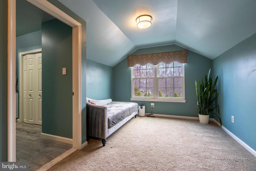 100 Copper Leaf Cir