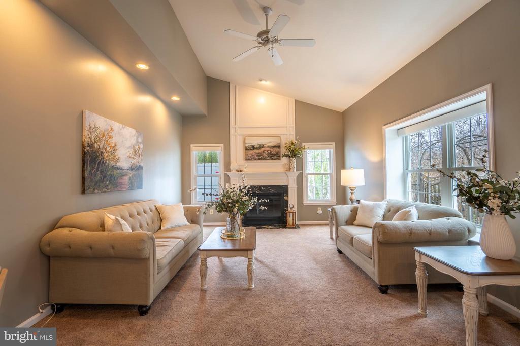 100 Copper Leaf Cir