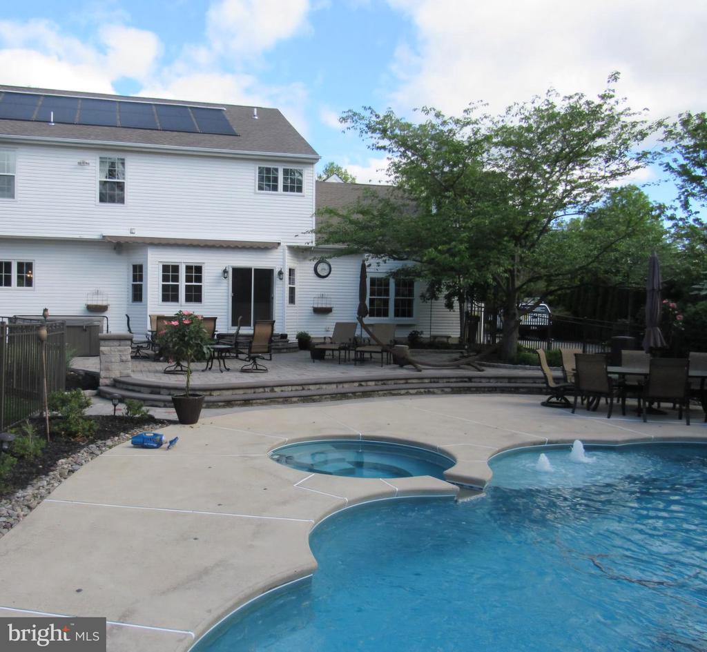 100 Copper Leaf Cir