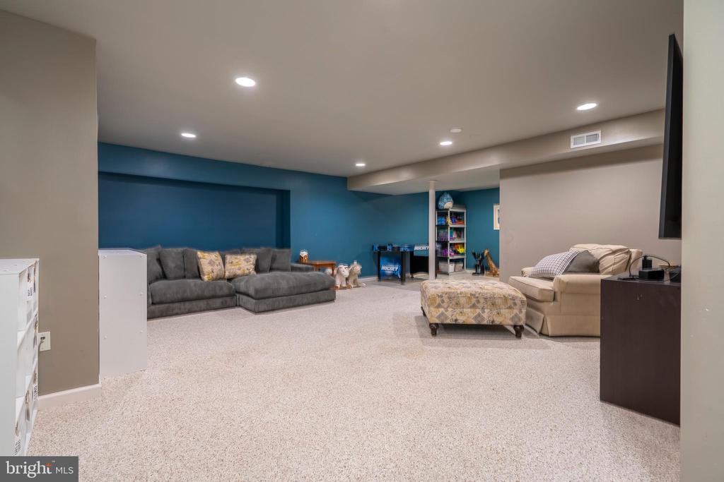 100 Copper Leaf Cir