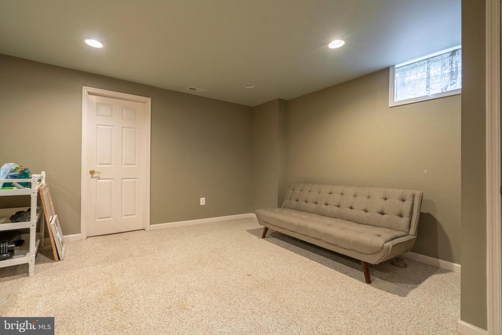 100 Copper Leaf Cir