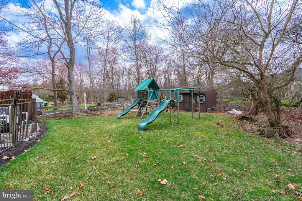 100 Copper Leaf Cir