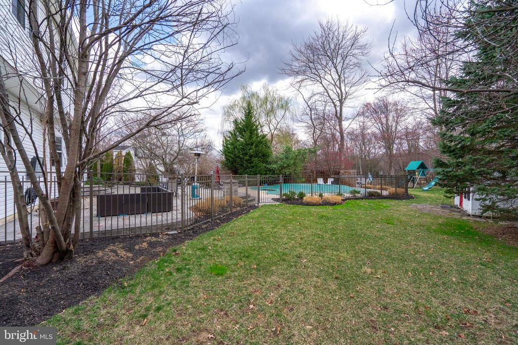 100 Copper Leaf Cir