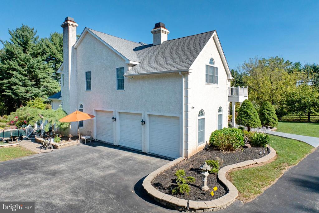 1071 N Grange Ave
