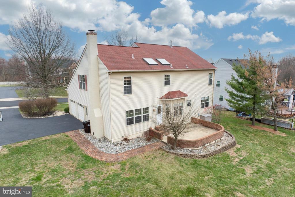 103 Blue Jay Way