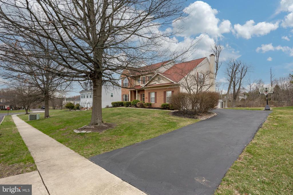 103 Blue Jay Way