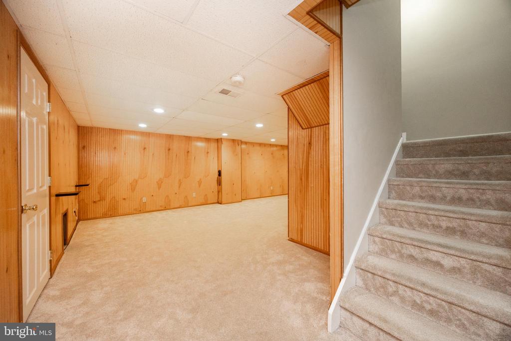 103 Blue Jay Way
