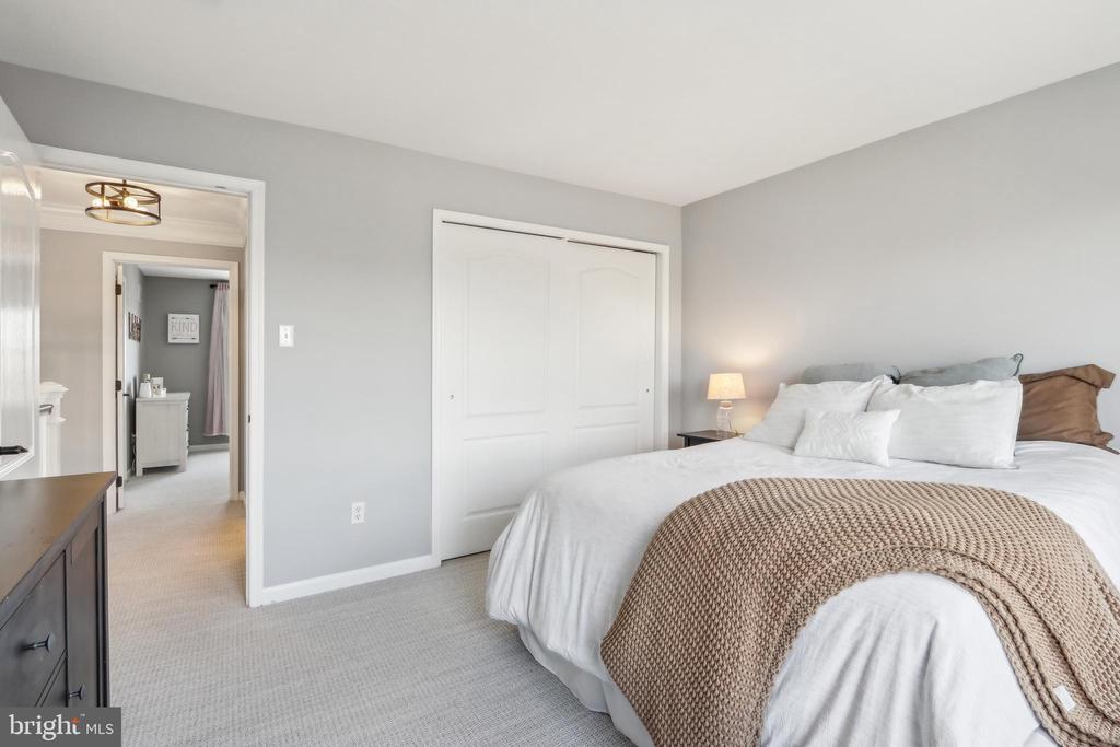 1702 Osprey Dr