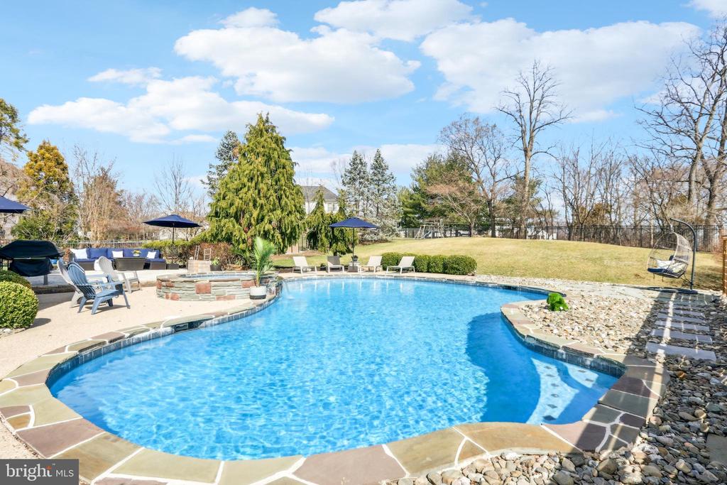 1702 Osprey Dr