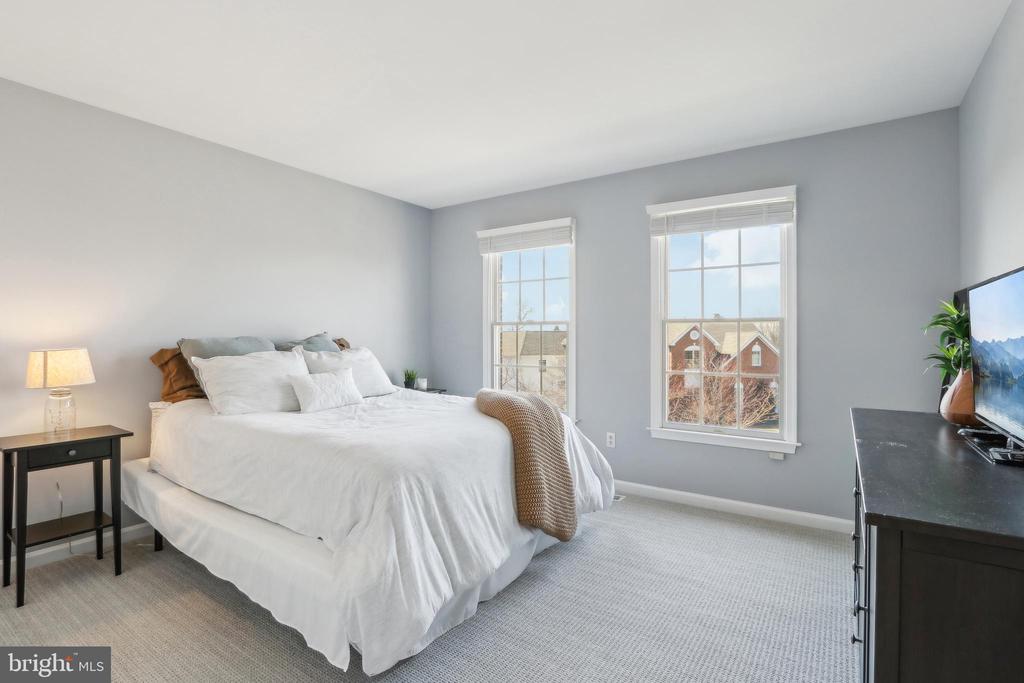 1702 Osprey Dr