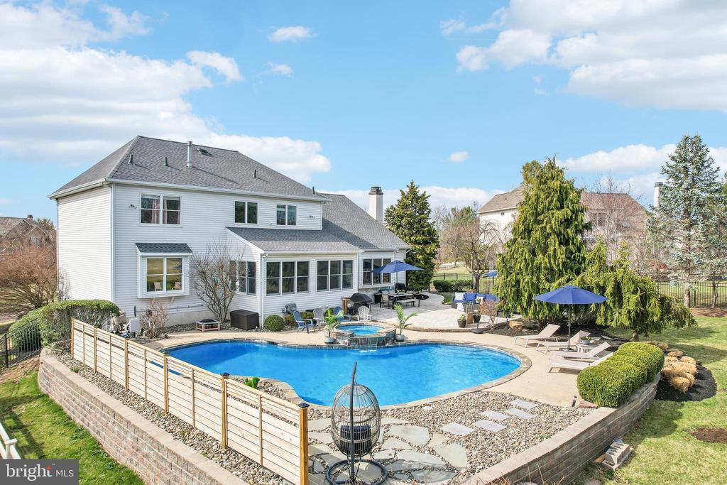 1702 Osprey Dr