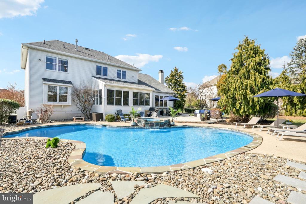 1702 Osprey Dr