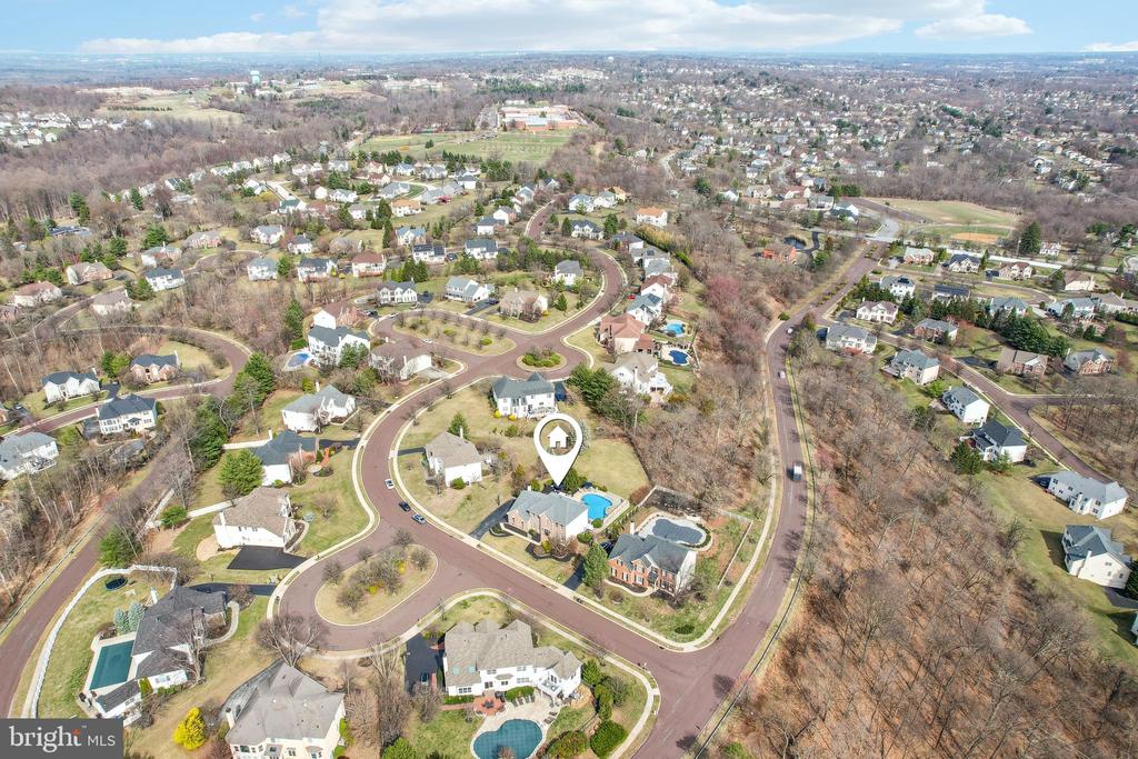 1702 Osprey Dr