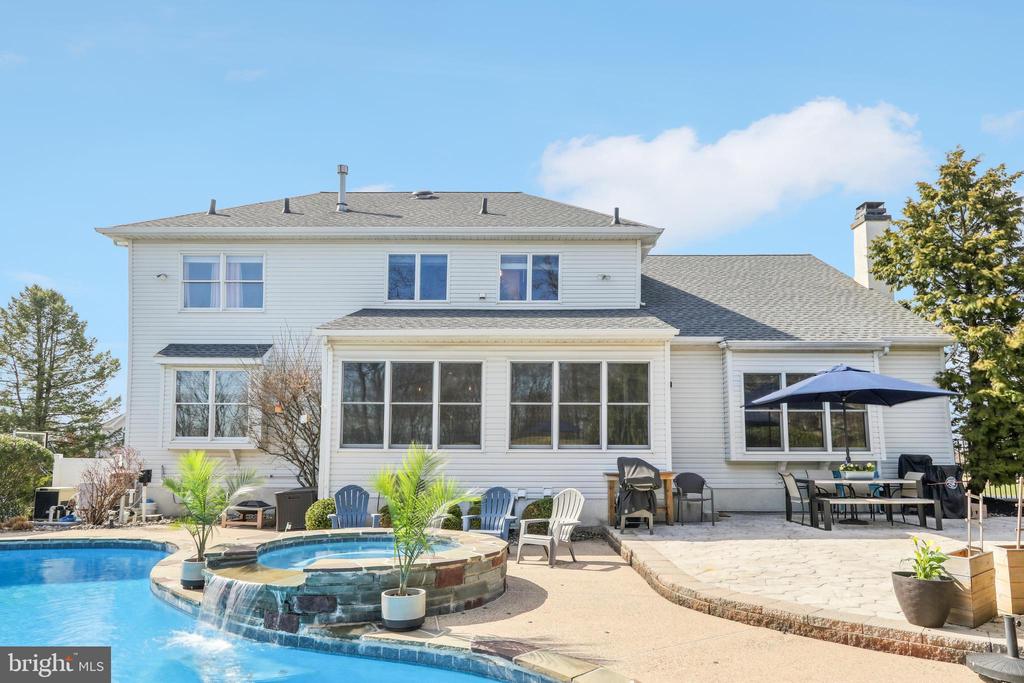 1702 Osprey Dr