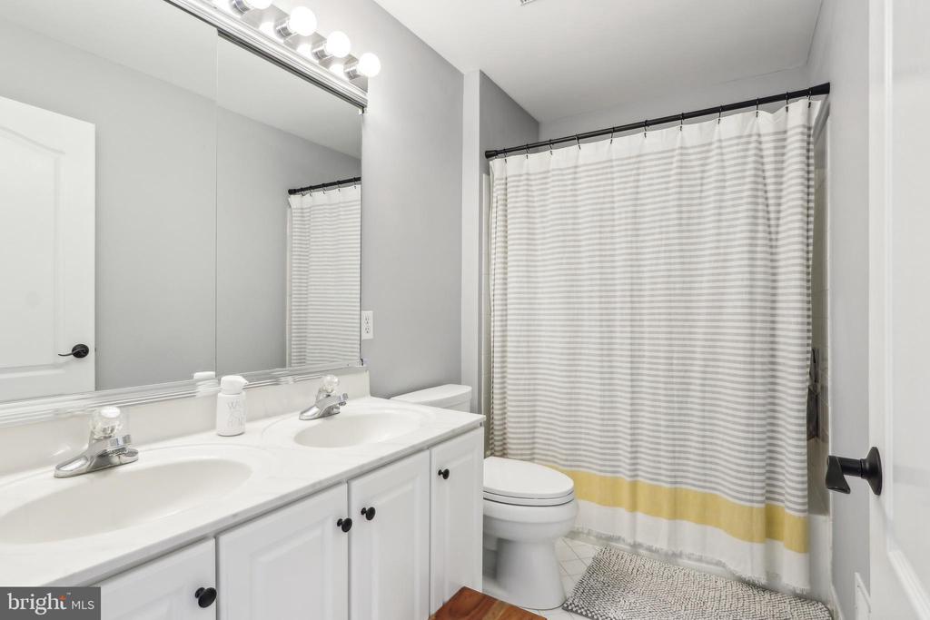1702 Osprey Dr