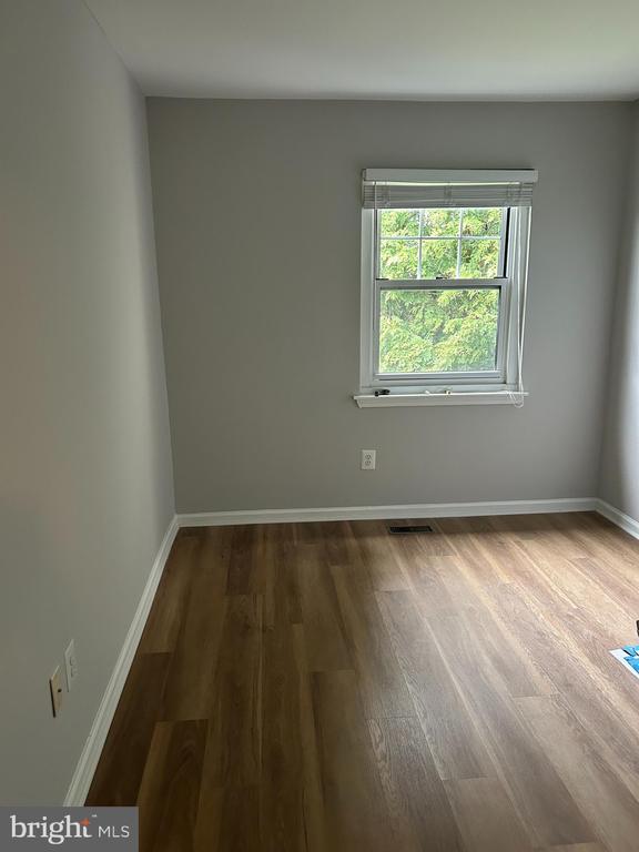 8 BARCLAY CT #203 U-8
