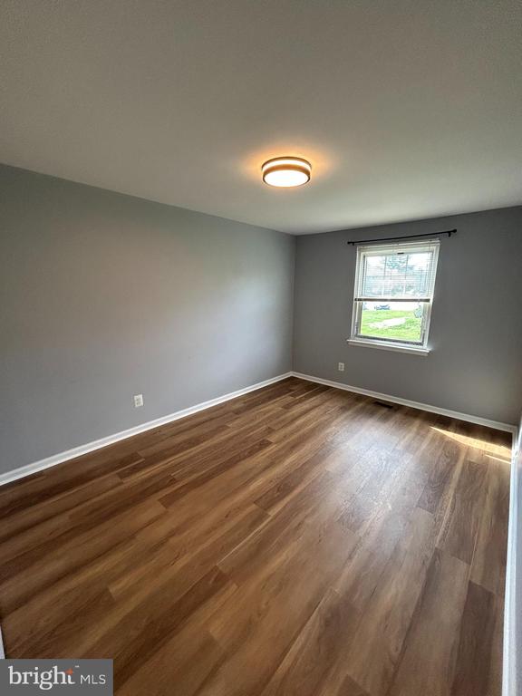 8 BARCLAY CT #203 U-8