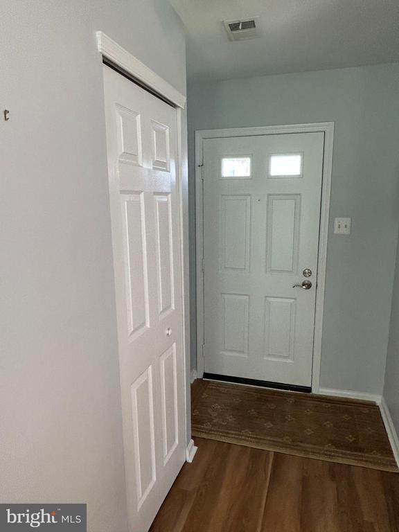 8 BARCLAY CT #203 U-8