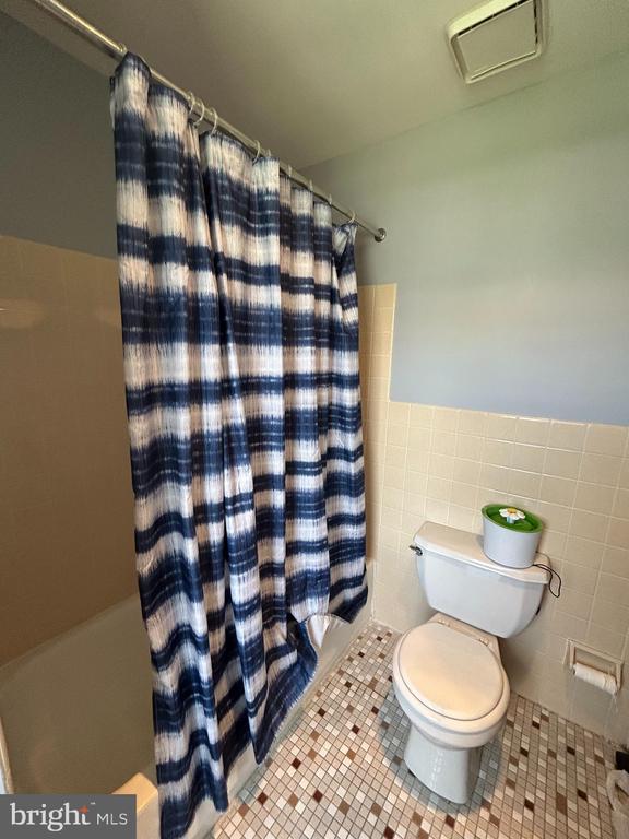 8 BARCLAY CT #203 U-8