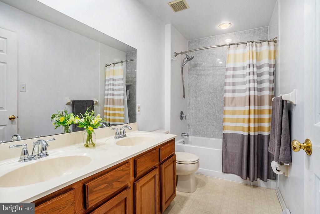 1105 Brynhill Ct