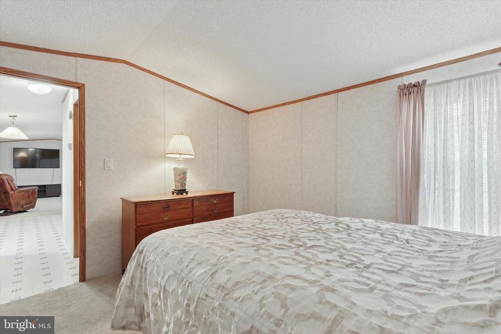 128 Parkside Ct