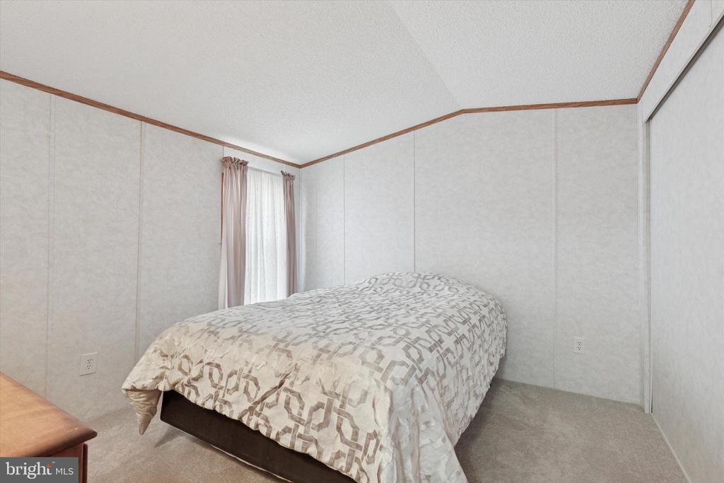 128 Parkside Ct