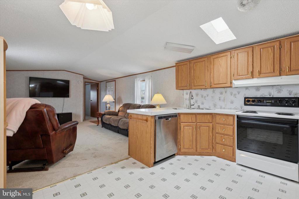 128 Parkside Ct