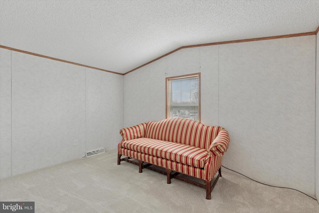 128 Parkside Ct