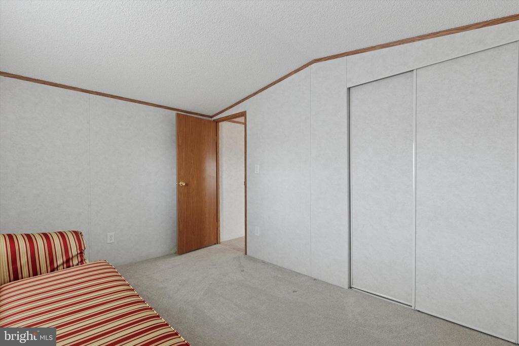 128 Parkside Ct