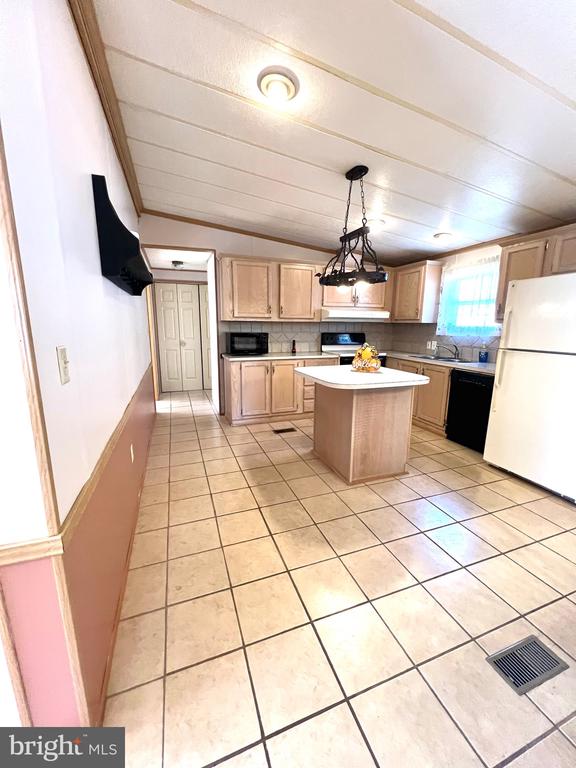 153 Deerfield Dr