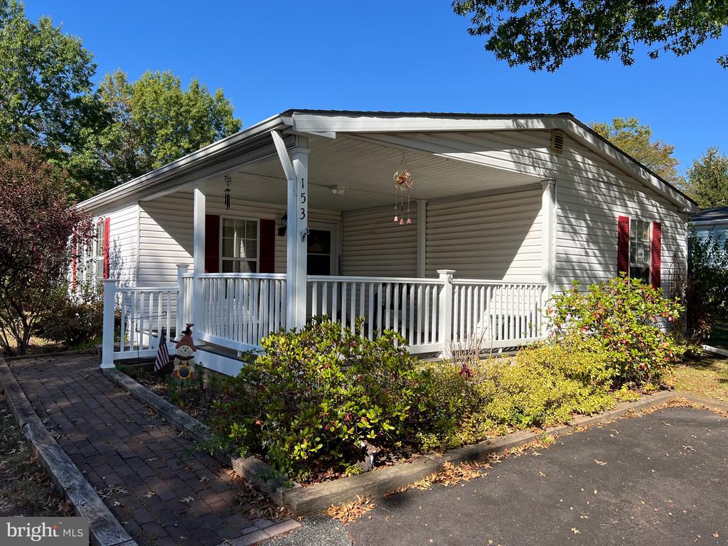 153 Deerfield Dr