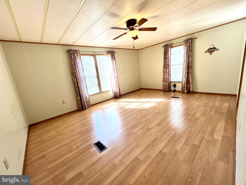 153 Deerfield Dr